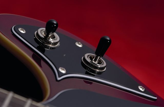 Yamaha SA503 TVL Troy Van Leeuwen signature The All Access System effectively voices sounds.